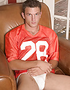 Horny jock lookin' for some play by play